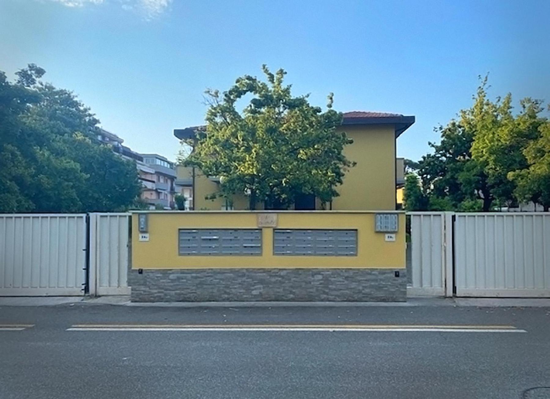 "La Casetta Dei Ronchi" 300 Mt Dal Mare - Posto Auto Gratuito Marina di Massa Exterior foto